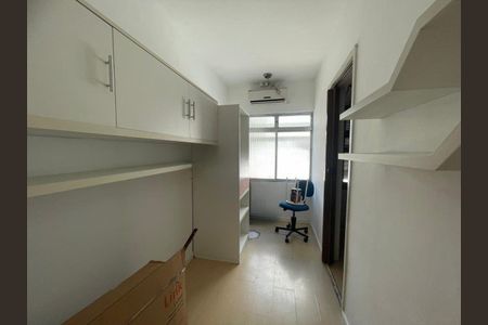 Quarto 2 de apartamento para alugar com 2 quartos, 80m² em Vila Ipiranga, Porto Alegre