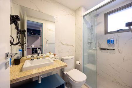 Banheiro de kitnet/studio para alugar com 1 quarto, 28m² em Butantã, São Paulo