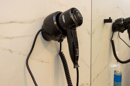 Banheiro de kitnet/studio para alugar com 1 quarto, 28m² em Butantã, São Paulo