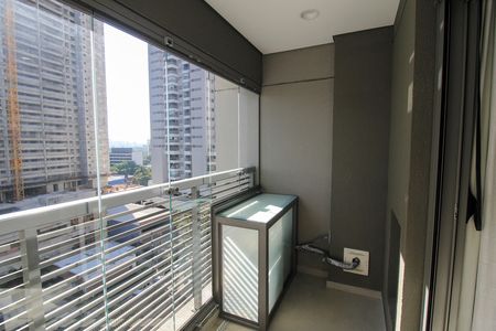 Apartamento para alugar com 28m², 1 quarto e sem vaga Apartamento para alugar com 28m², 1 quarto e sem vagaVaranda do Studio