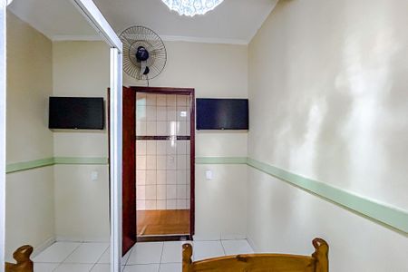 Casa à venda com 600m², 5 quartos e 4 vagasQuarto - Casa 1