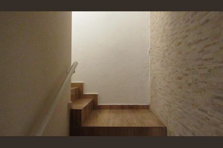 Casa para alugar com 100m², 1 quarto e sem vagaEscadas