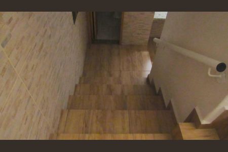 Casa para alugar com 100m², 1 quarto e sem vagaEscadas