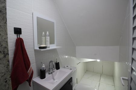 Casa de condomínio à venda com 125m², 3 quartos e 1 vagaLavabo