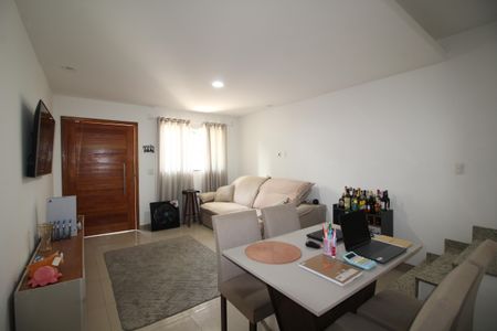 Casa de condomínio à venda com 125m², 3 quartos e 1 vagaSala