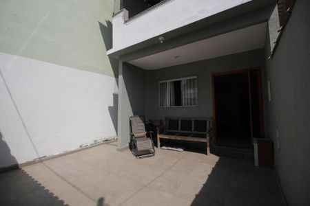 Casa de condomínio à venda com 125m², 3 quartos e 1 vagaFrente