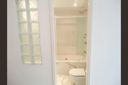 Apartamento à venda com 120m², 4 quartos e 8 vagasBanheiro