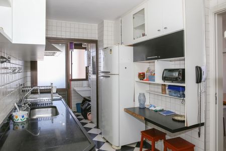 Apartamento à venda com 93m², 2 quartos e 2 vagas Apartamento à venda com 93m², 2 quartos e 2 vagasCozinha e Área de Serviço