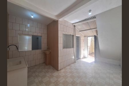 Cozinha de casa para alugar com 2 quartos, 42m² em Jardim Elisa Maria, São Paulo