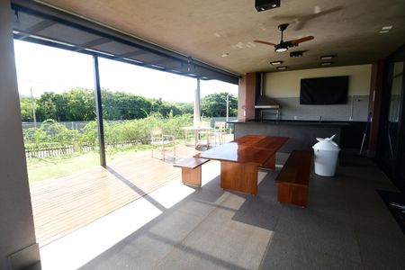 Casa de condomínio à venda com 340m², 5 quartos e 4 vagasÁrea comum - Churrasqueira