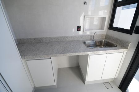 Casa de condomínio à venda com 340m², 5 quartos e 4 vagasÁrea de Serviço