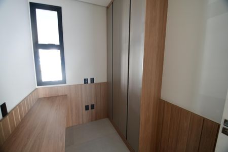 Casa de condomínio à venda com 340m², 5 quartos e 4 vagasEscritório