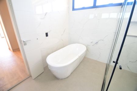 Casa de condomínio à venda com 340m², 5 quartos e 4 vagasBanheiro Suíte