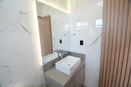 Casa de condomínio à venda com 340m², 5 quartos e 4 vagasBanheiro Suíte