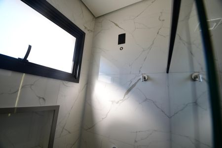 Casa de condomínio à venda com 340m², 5 quartos e 4 vagasBanheiro Suíte