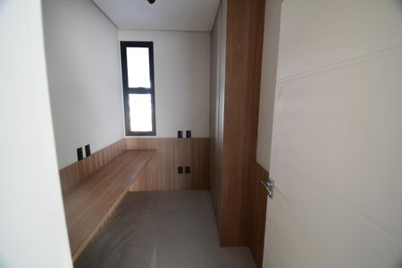 Casa de condomínio à venda com 340m², 5 quartos e 4 vagasEscritório