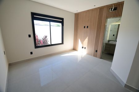 Casa de condomínio à venda com 340m², 5 quartos e 4 vagasQuarto 5 - Suíte
