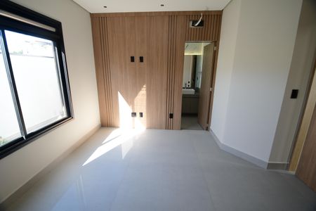 Casa de condomínio à venda com 340m², 5 quartos e 4 vagasQuarto 5 - Suíte