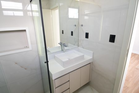 Casa de condomínio à venda com 340m², 5 quartos e 4 vagasBanheiro Suíte