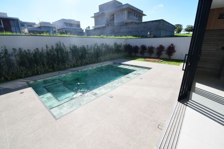 Casa de condomínio à venda com 340m², 5 quartos e 4 vagasPiscina