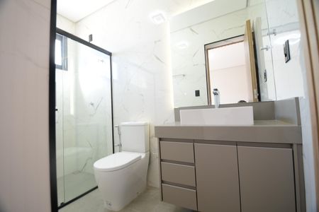 Casa de condomínio à venda com 340m², 5 quartos e 4 vagasBanheiro Suíte