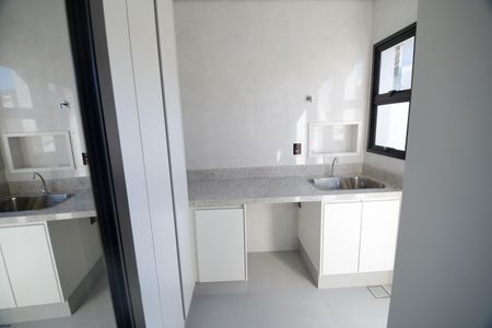 Casa de condomínio à venda com 340m², 5 quartos e 4 vagasÁrea de Serviço