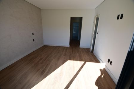 Casa de condomínio à venda com 340m², 5 quartos e 4 vagasQuarto 3 - Suíte