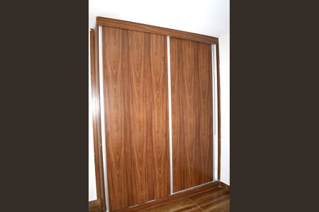 Quarto 2 de apartamento para alugar com 2 quartos, 60m² em Ouro Minas, Belo Horizonte
