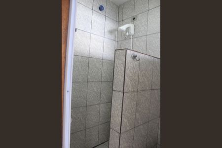 Casa à venda com 243m², 2 quartos e 2 vagasBanheiro da lavanderia 
