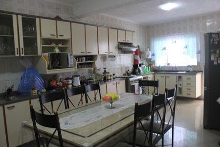 Casa à venda com 243m², 2 quartos e 2 vagasCozinha 