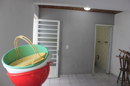 Casa à venda com 243m², 2 quartos e 2 vagasEdícula cozinha 