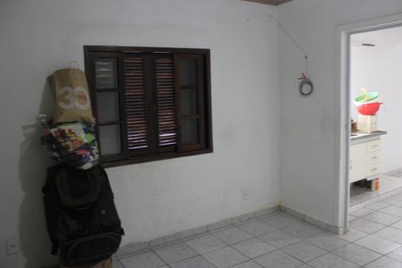 Casa à venda com 243m², 2 quartos e 2 vagasEdícula quarto 