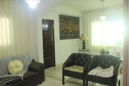 Casa à venda com 243m², 2 quartos e 2 vagasSala 