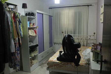 Casa à venda com 243m², 2 quartos e 2 vagasQuarto 