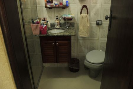 Casa à venda com 243m², 2 quartos e 2 vagasBanheiro da Suíte 