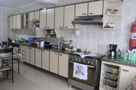Casa à venda com 243m², 2 quartos e 2 vagasCozinha 