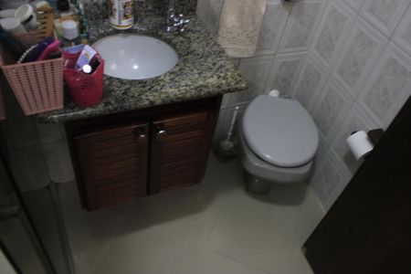 Casa à venda com 243m², 2 quartos e 2 vagasBanheiro da Suíte 