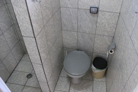 Casa à venda com 243m², 2 quartos e 2 vagasBanheiro da lavanderia 
