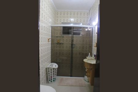 Casa à venda com 243m², 2 quartos e 2 vagasBanheiro social 