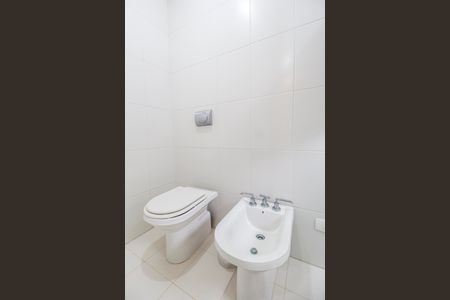 Casa de condomínio à venda com 409m², 4 quartos e 4 vagasBanheiro da Suíte