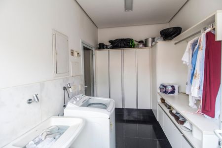 Casa de condomínio à venda com 409m², 4 quartos e 4 vagasÁrea de Serviço