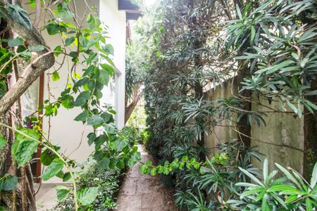 Casa de condomínio à venda com 409m², 4 quartos e 4 vagasCorredor