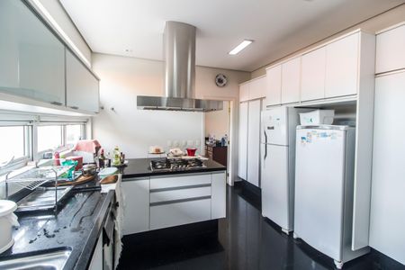 Casa de condomínio à venda com 409m², 4 quartos e 4 vagasCozinha