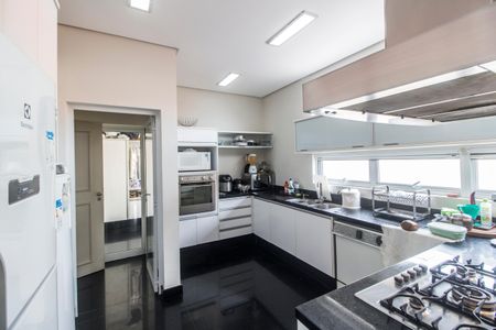 Casa de condomínio à venda com 409m², 4 quartos e 4 vagasCozinha