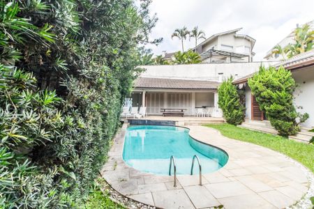 Casa de condomínio à venda com 409m², 4 quartos e 4 vagasPiscina