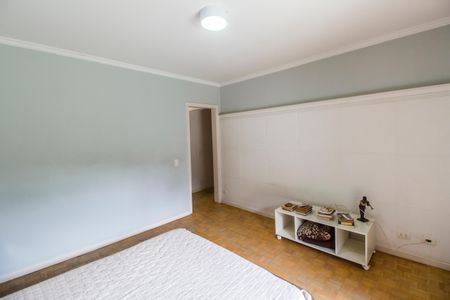 Casa de condomínio à venda com 409m², 4 quartos e 4 vagasSuíte master