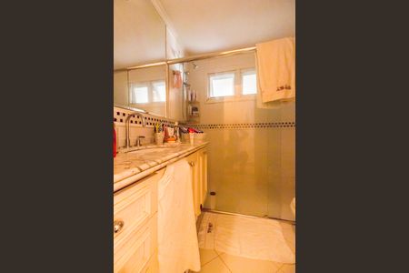 Casa de condomínio à venda com 409m², 4 quartos e 4 vagasBanheiro da Suíte