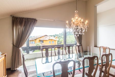 Casa de condomínio à venda com 409m², 4 quartos e 4 vagasSala 