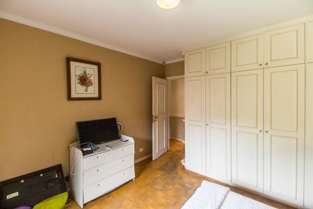 Casa de condomínio à venda com 409m², 4 quartos e 4 vagasSuíte 2