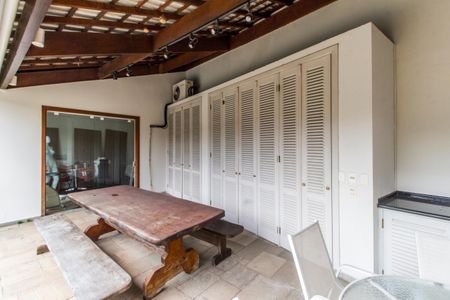 Casa de condomínio à venda com 409m², 4 quartos e 4 vagasÁrea gourmet